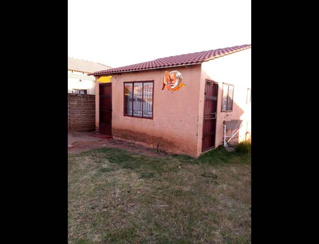 2 BEDROOM HOUSE FOR SALE IN SOSHANGUVE SOUTH
